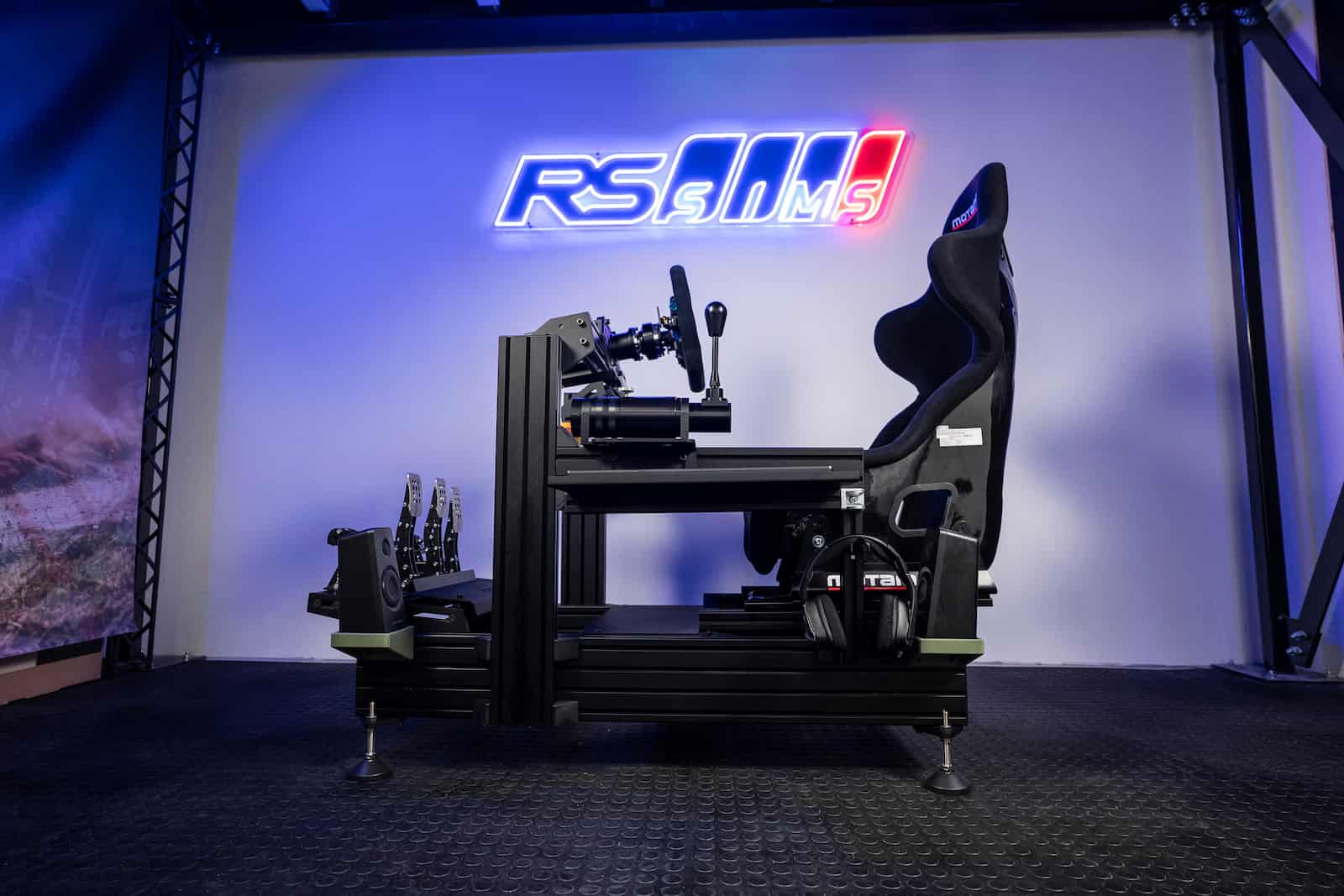Complete RS3 simulator with TREQ Ace Chassis